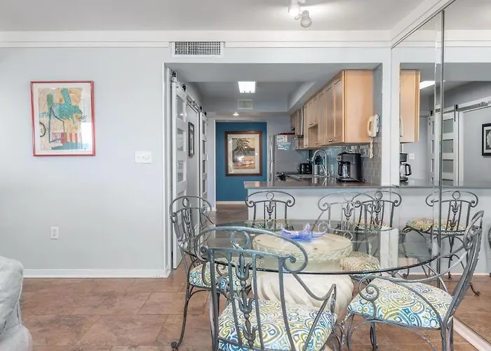 Ocean House 1406 Apartment *